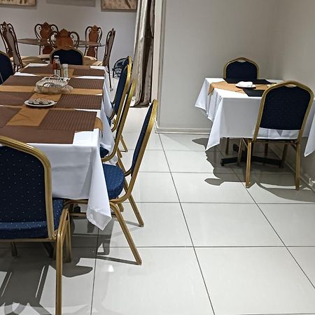 Lala Poa Guest House Klerksdorp Esterno foto