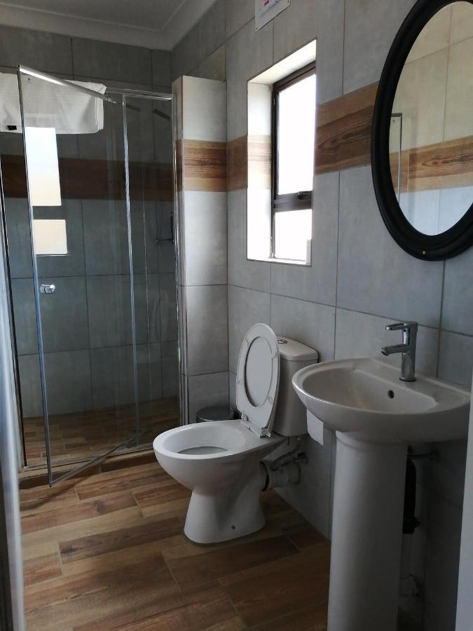Lala Poa Guest House Klerksdorp Esterno foto